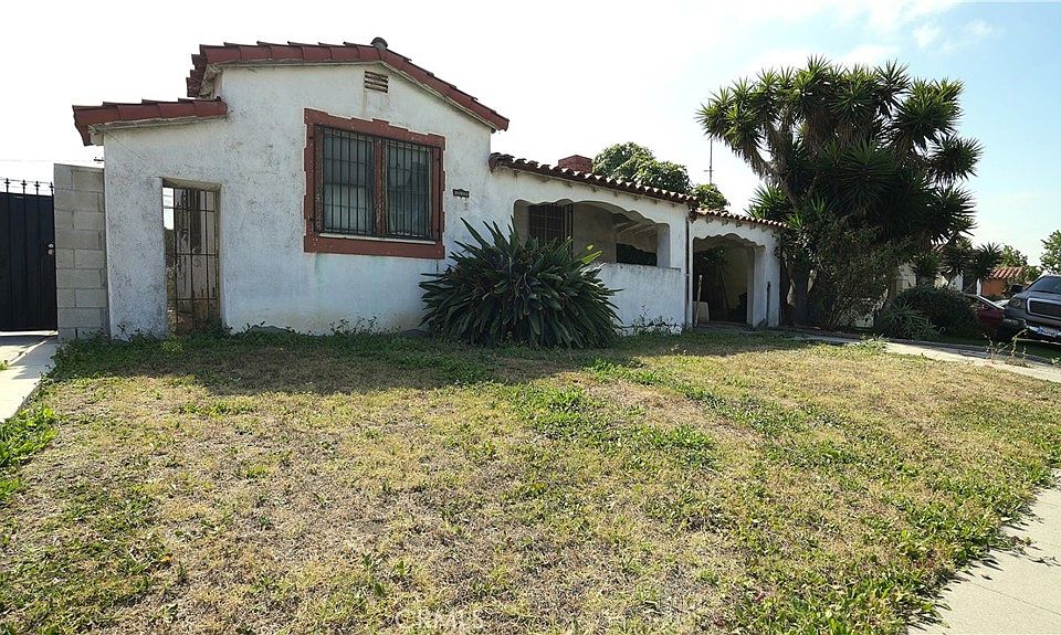 1st image of 10504 S Manhattan Pl