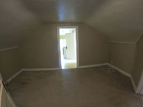 2nd image of 954 11th St #2