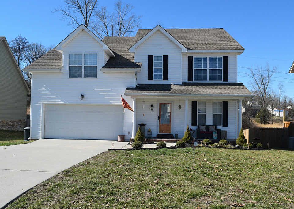 1st image of 1327 NE Woodland Pl