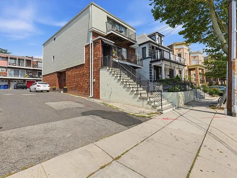 59 Hauxhurst Ave #1 — Photo 33