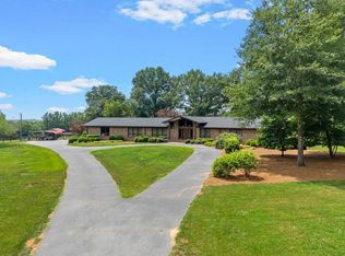 110 Racetrack Rd, Woodruff, SC 29388