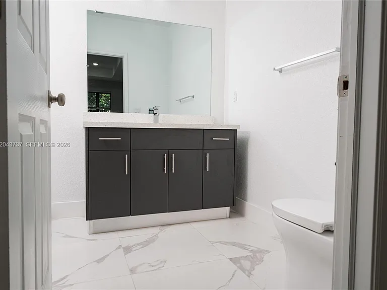 2522 NW 9th Pl — Photo 21