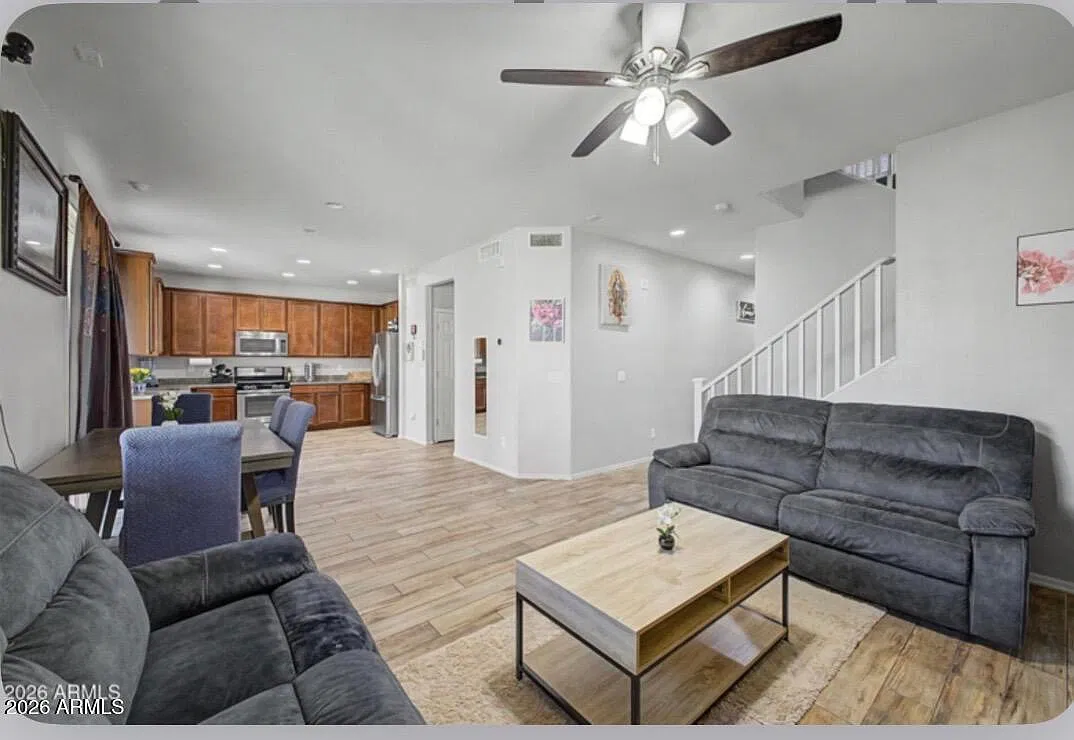 3 bed, 2.5 bath, 1860 sqft, $2,350 — Photo 4