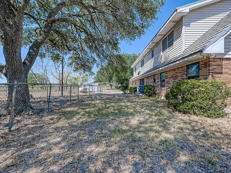 16711 Highway 90A — Photo 39