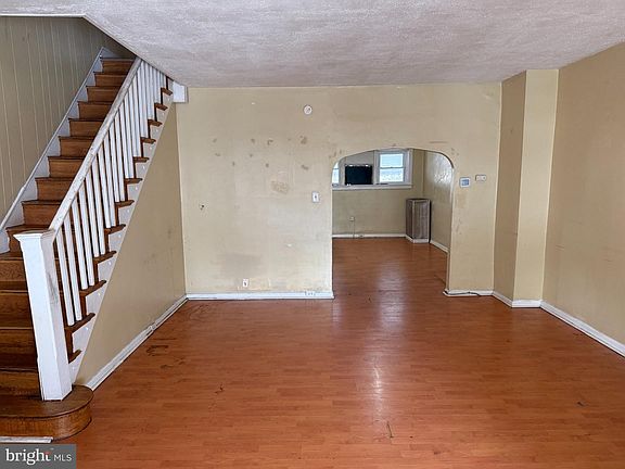 4th image of 914 Marshall Rd