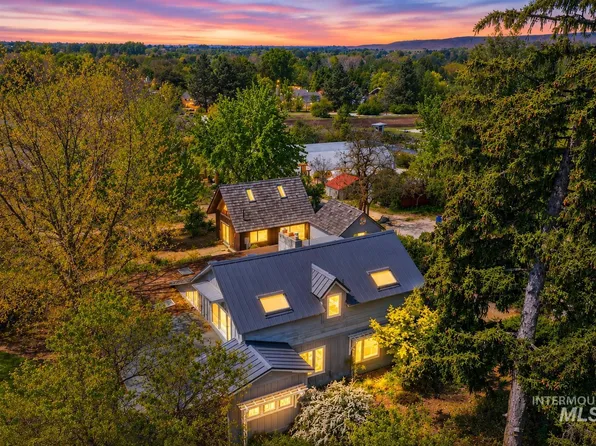 5205 W Hill Rd, Boise, ID 83703