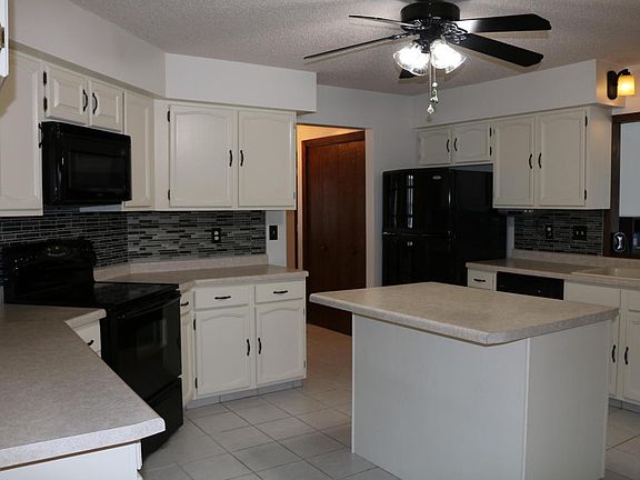 3rd image of 1416 Kingswood Ln