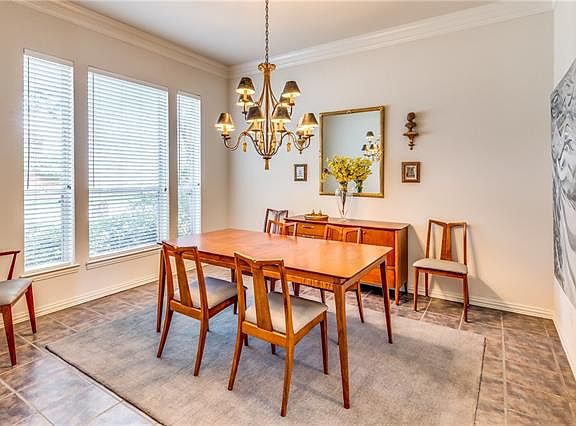 5th image of 1413 Balcones Dr
