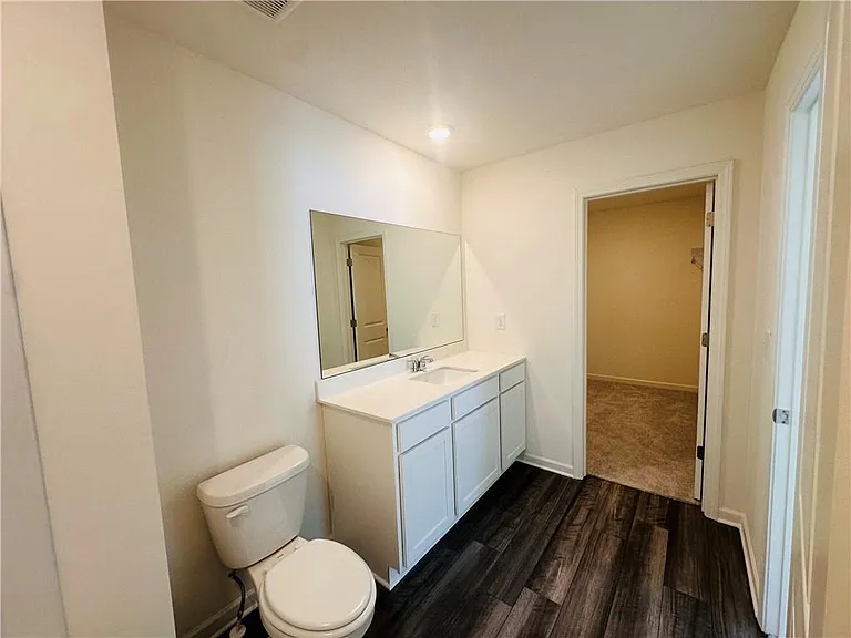 423 Towson St — Photo 14