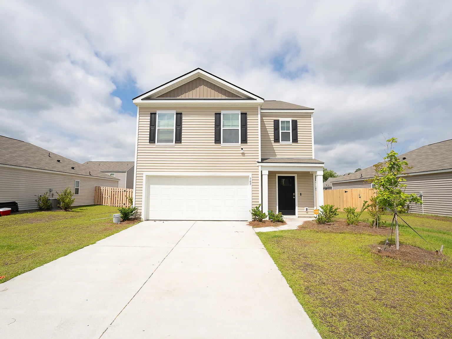 5 bed, 2361 sqft, $2,400 — Photo 2