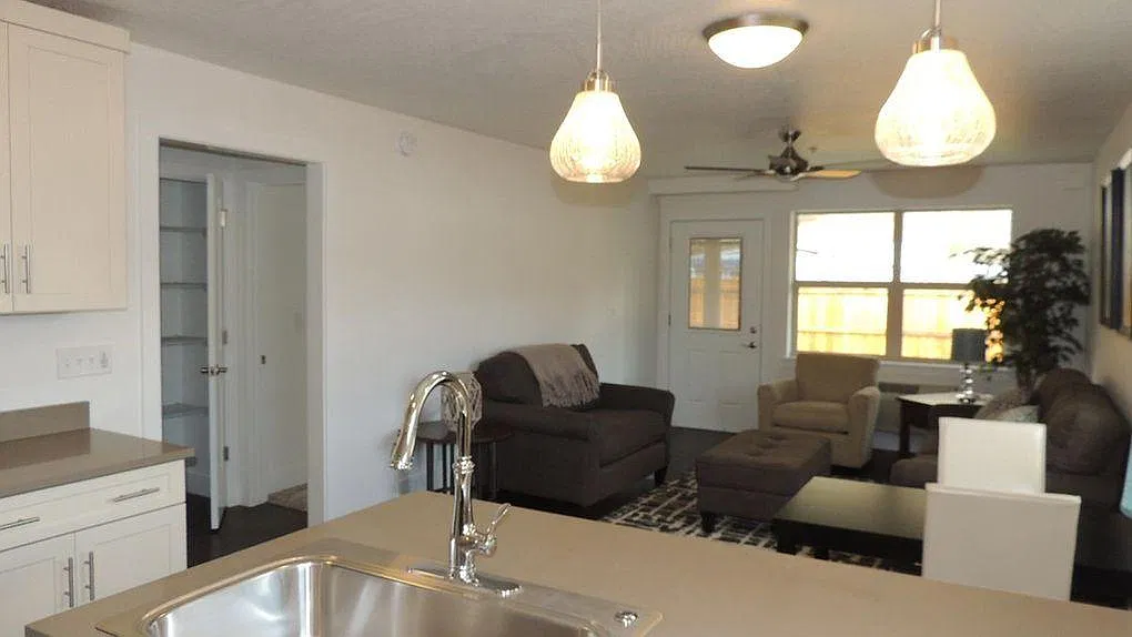 2 bed, 840 sqft, $1,625 — Photo 4