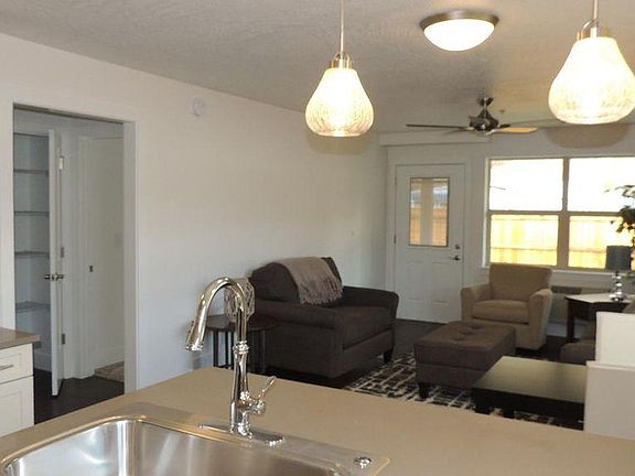 4th image of 322 Minnesota Ave Unit 9