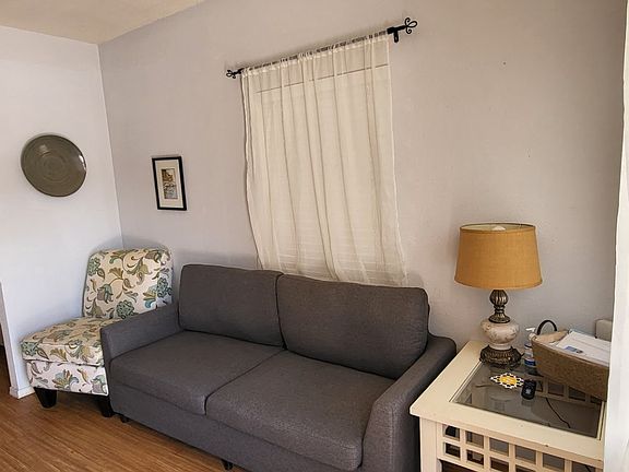 4th image of 712 E Pierce St APT 5