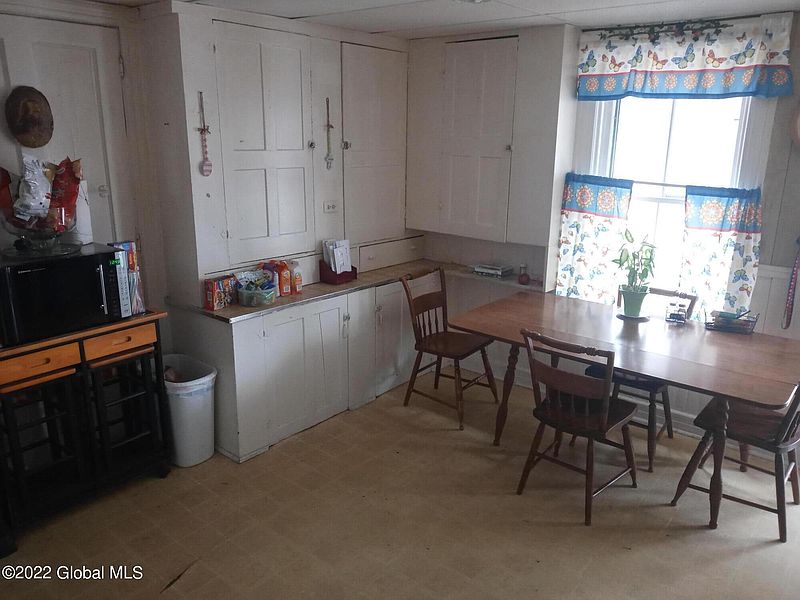 4th image of 11 Franklin Avenue