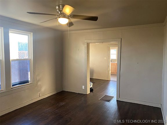 3rd image of 212 N Adams St
