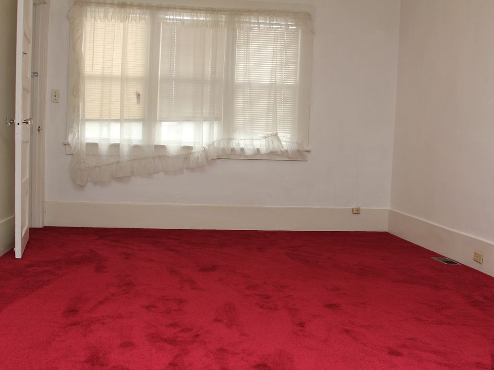 1st image of 3949 La Cresta Ave