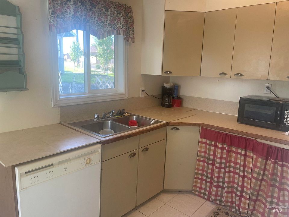 9 E Garfield Ave, Glenns Ferry, ID 83623 MLS 98889340 Zillow