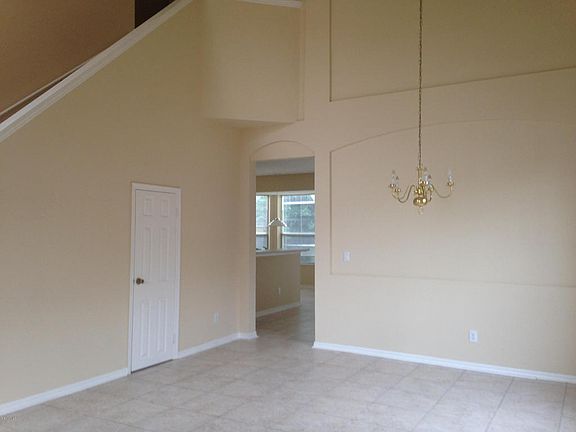 3rd image of 1070 Rock Springs Dr