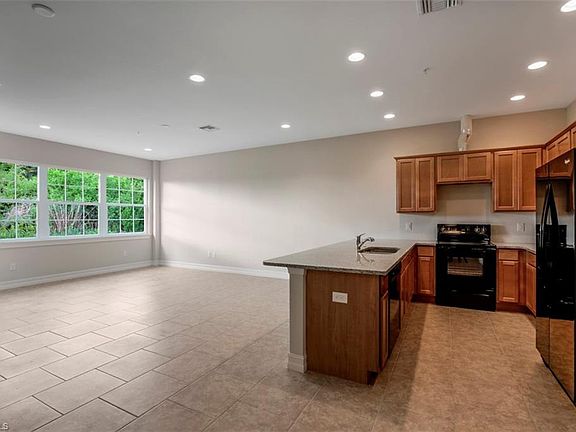 5th image of 7139 Greenwood Park Cir #8
