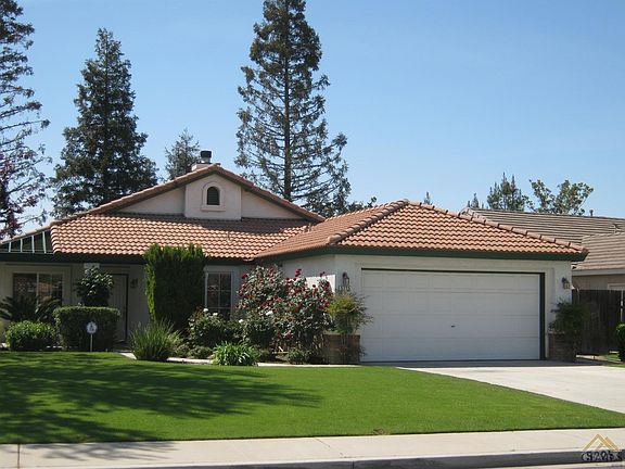 2nd image of 5225 Sierra Caves Ave