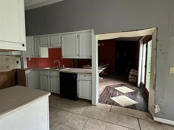 3rd image of 807 S Delaware Ave