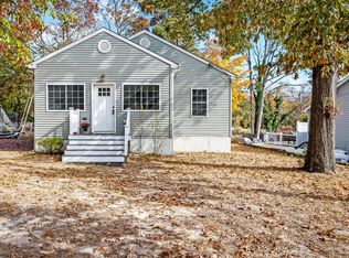 251 Mallard Dr, Pasadena, MD 21122