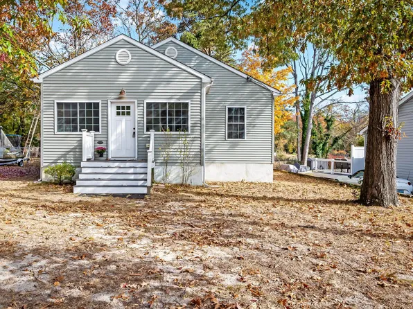 251 Mallard Dr, Pasadena, MD 21122