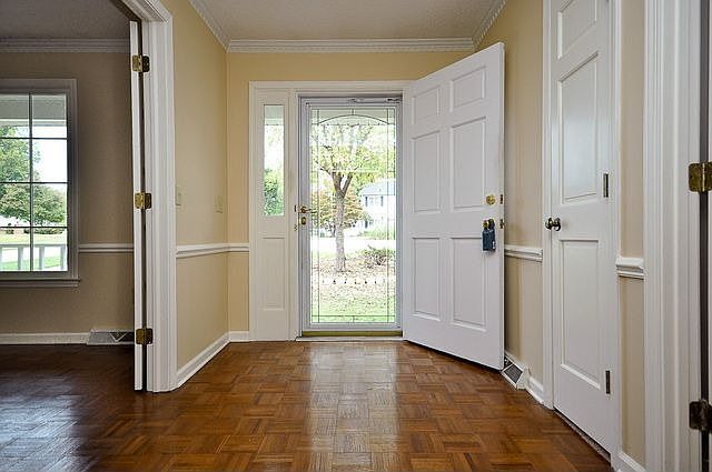 2nd image of 122 Harlequin Ct