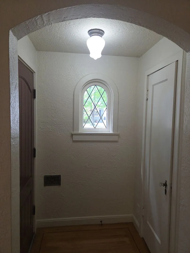 This Beautiful Land Park Home is a Charmer! — Photo 3