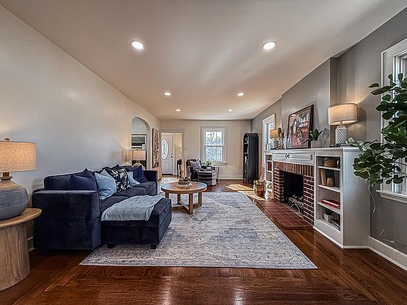 4th image of 1084 Altavia Ave