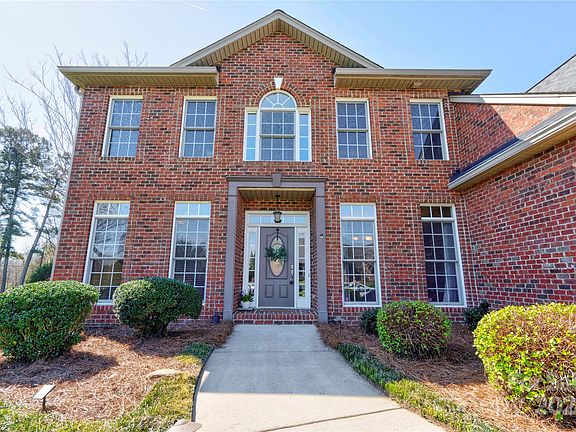 4th image of 709 Cedar Hill Dr