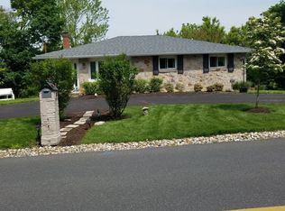 204 Paxinosa Rd E, Easton, PA 18040