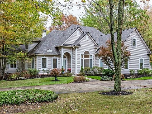 4th image of 410 River Glen Dr