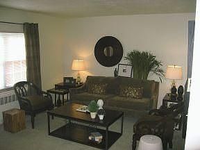 1st image of 95 Campus Dr E