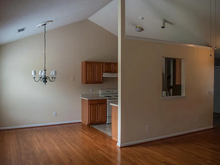1108 Rockwood Rd — Photo 4