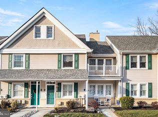 4 Comly Ct, Flourtown, PA 19031