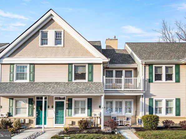 4 Comly Ct, Flourtown, PA 19031