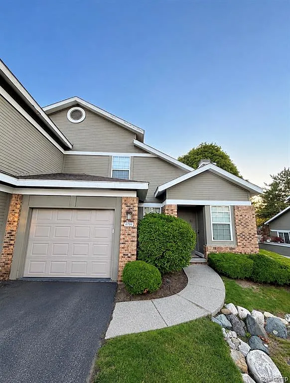 3 bed, 2.0 bath, 2146 sqft, $2,650 — Photo 1