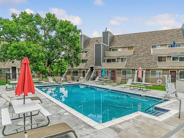 5250 S Huron Way #1-103 — Photo 4