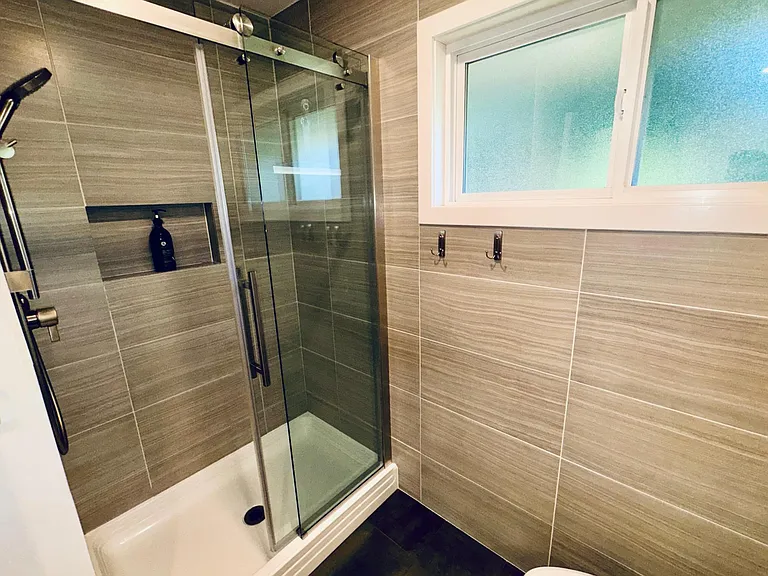 Walk-in GROHE shower - yes, the floors are heated.