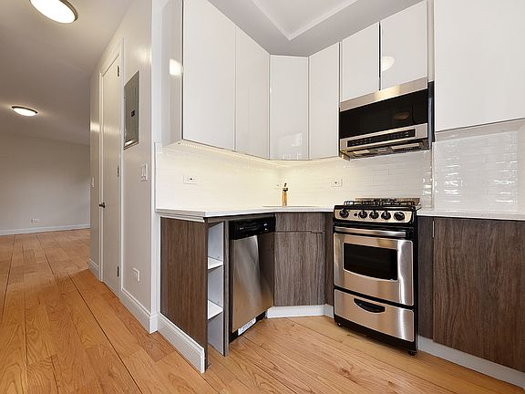 3rd image of 149 W 12th St #35