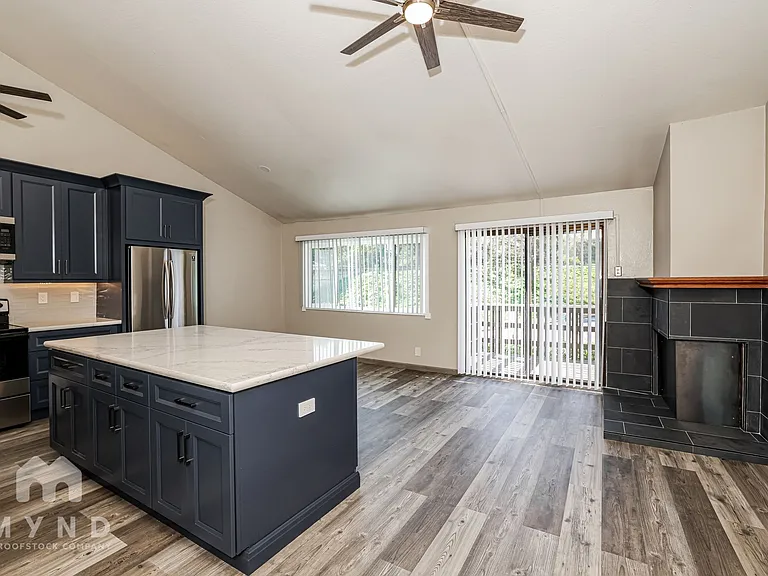 5400 Mountain Blvd #230 — Photo 10