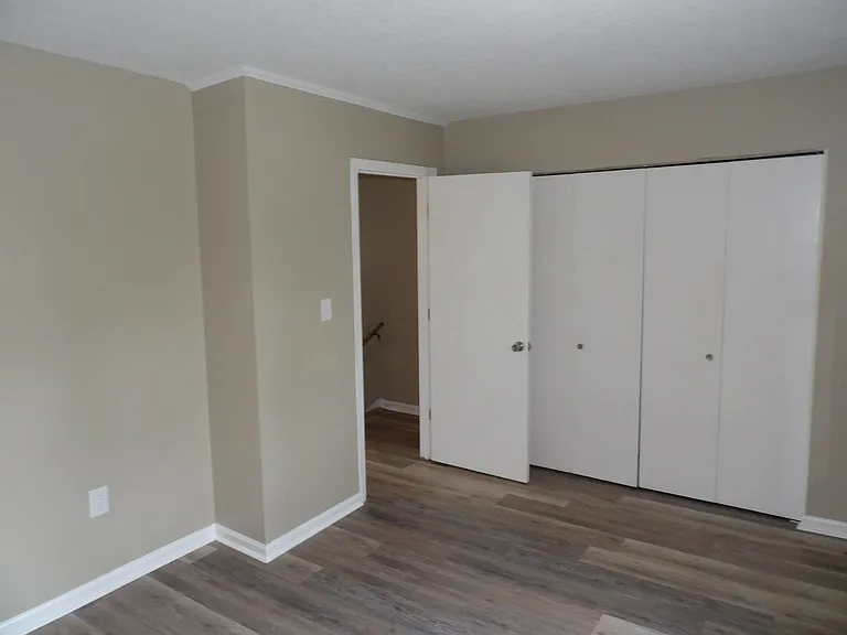 902 Plaza Dr #5 — Photo 44
