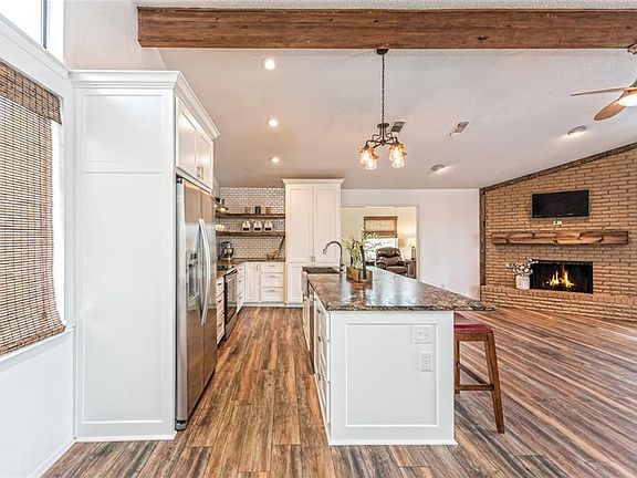 5th image of 104 Sandy Cir