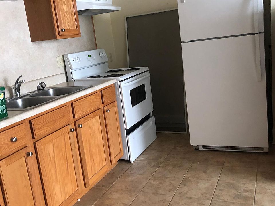 2nd image of 204 W Sample St #1