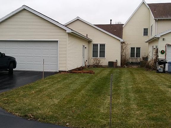 4th image of 34 Hamlin Dr
