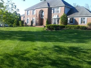 12 Providence Dr, West Windsor, NJ 08550