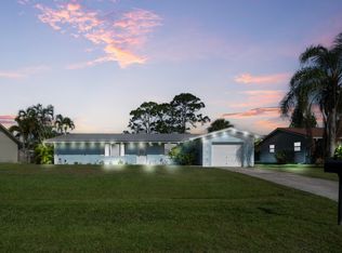 1662 SE Mistletoe St, Pt Saint Lucie, FL 34953