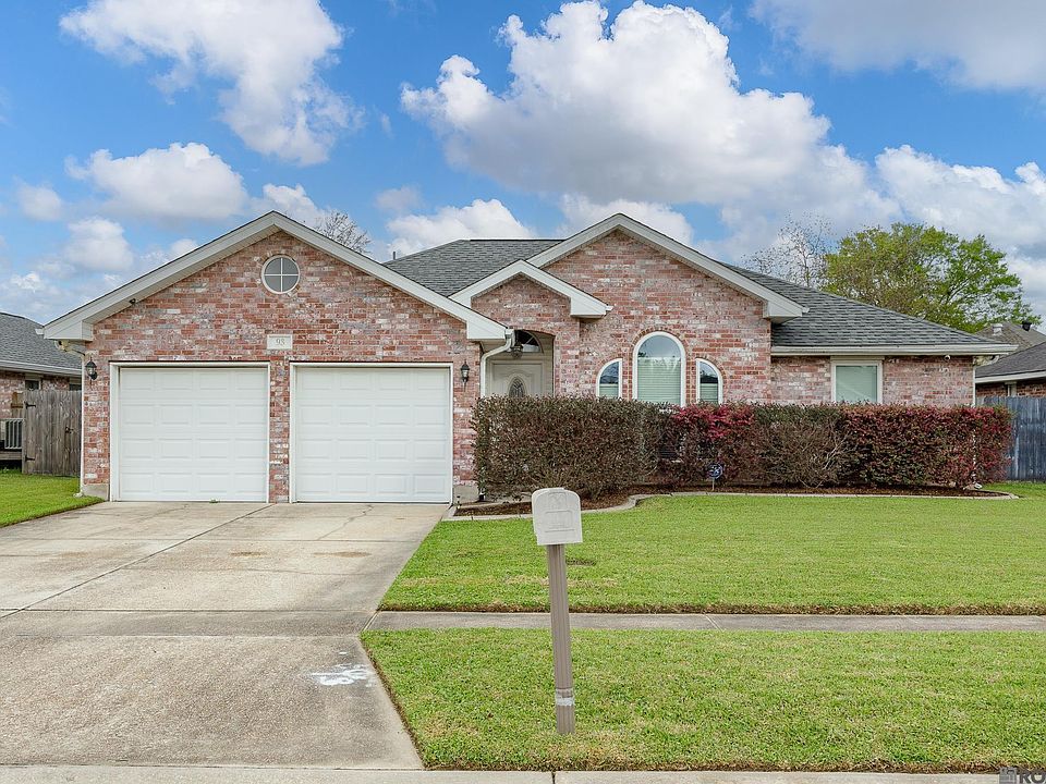 1st image of 93 Moss Dr