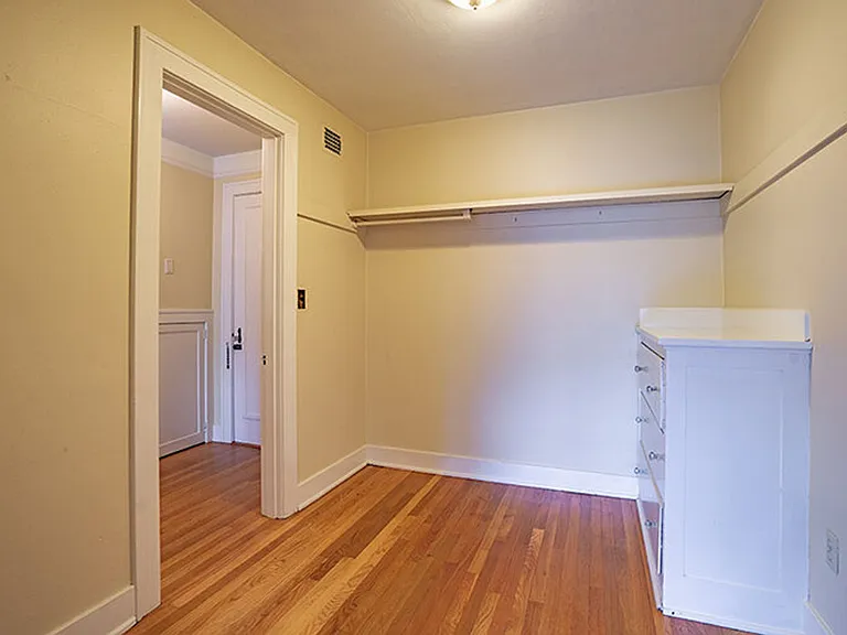 430 18th Ave E — Photo 14